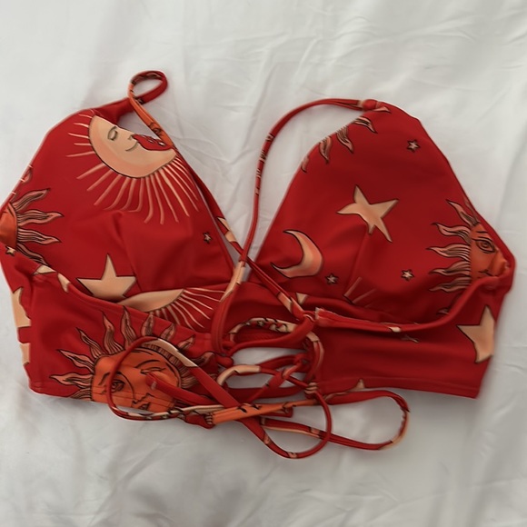 Bikini - Picture 3 of 5